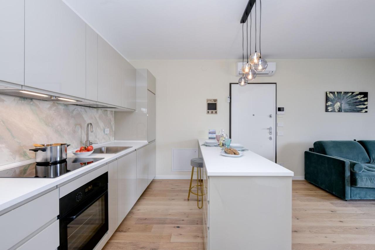 Opalia Residence - Garda Lake Lifestyle Apartment ペスキエーラ・デル・ガルダ エクステリア 写真