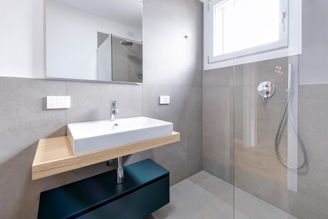 Opalia Residence - Garda Lake Lifestyle Apartment ペスキエーラ・デル・ガルダ エクステリア 写真