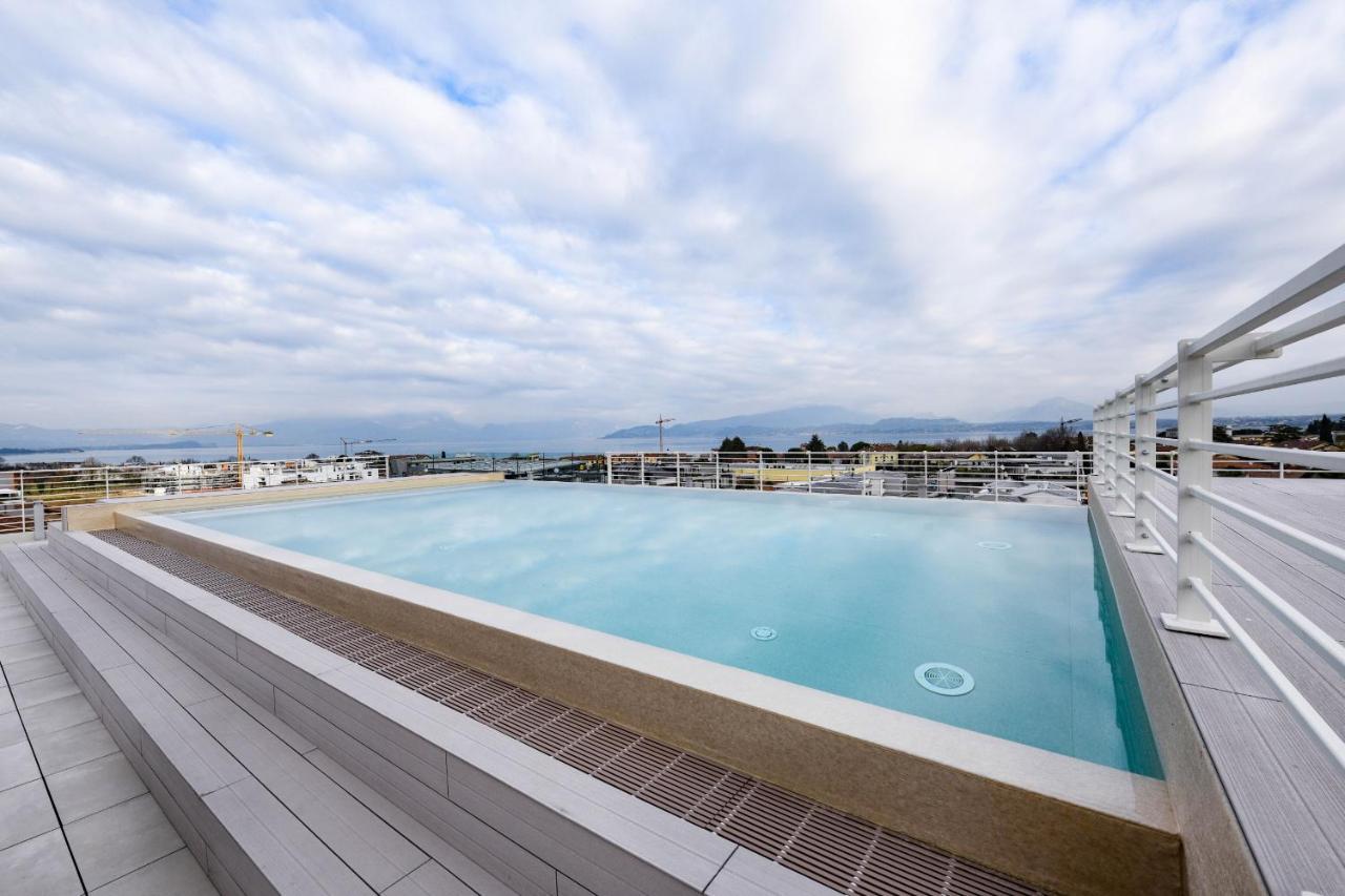 Opalia Residence - Garda Lake Lifestyle Apartment ペスキエーラ・デル・ガルダ エクステリア 写真