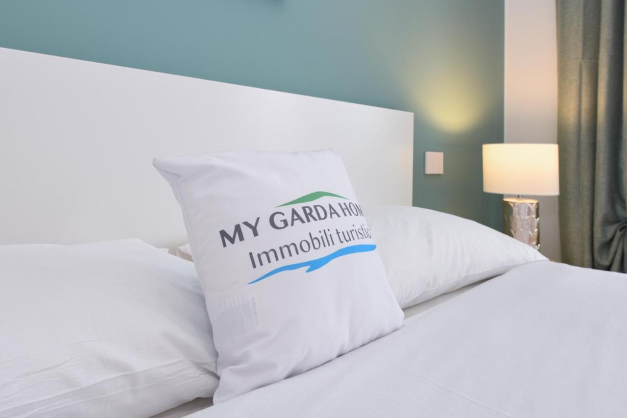 Opalia Residence - Garda Lake Lifestyle Apartment ペスキエーラ・デル・ガルダ エクステリア 写真