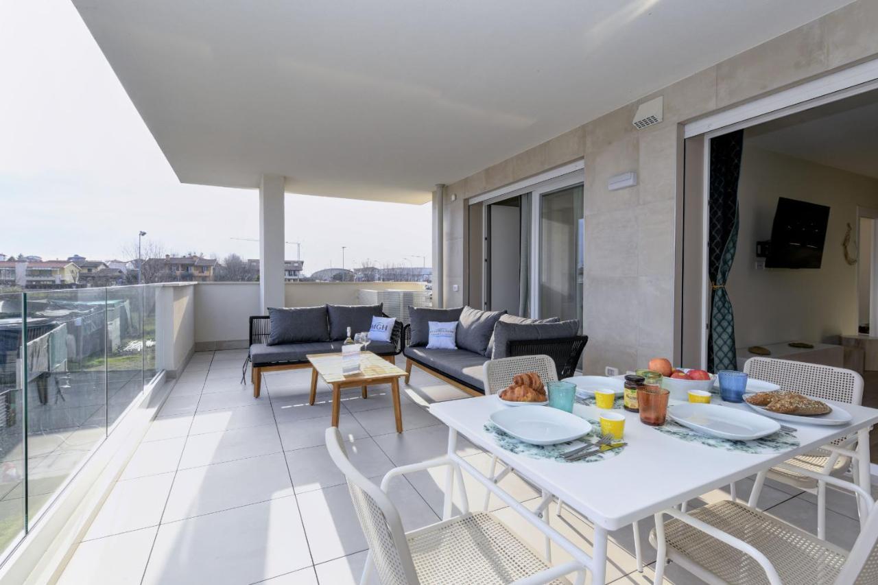 Opalia Residence - Garda Lake Lifestyle Apartment ペスキエーラ・デル・ガルダ エクステリア 写真