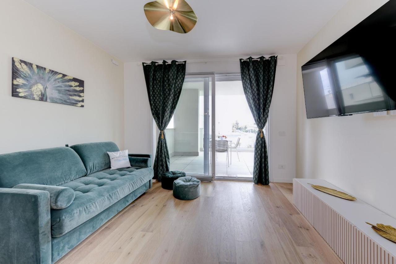Opalia Residence - Garda Lake Lifestyle Apartment ペスキエーラ・デル・ガルダ エクステリア 写真