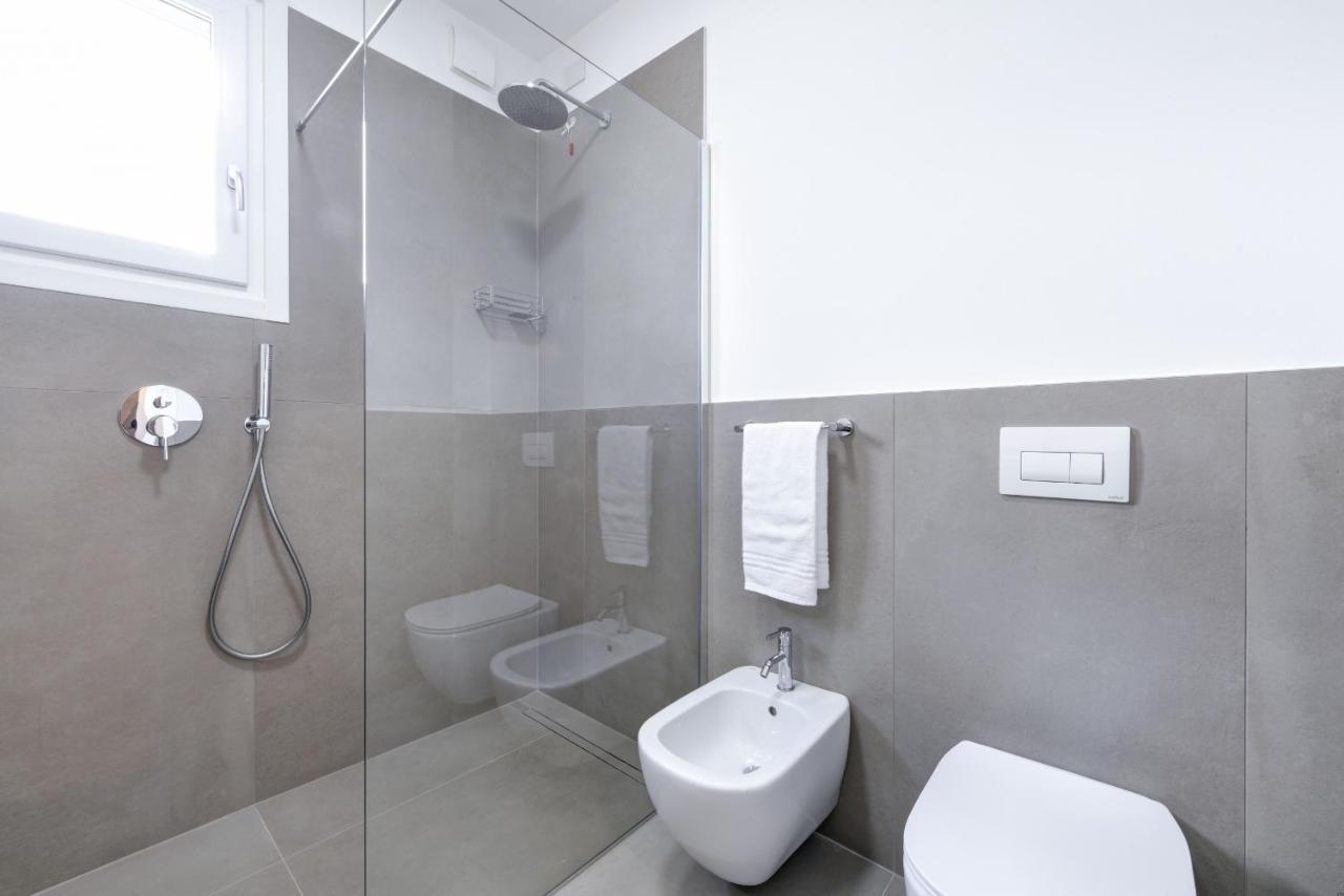 Opalia Residence - Garda Lake Lifestyle Apartment ペスキエーラ・デル・ガルダ エクステリア 写真