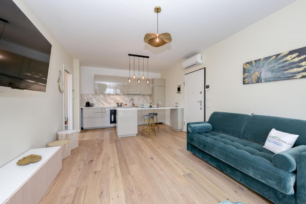 Opalia Residence - Garda Lake Lifestyle Apartment ペスキエーラ・デル・ガルダ エクステリア 写真