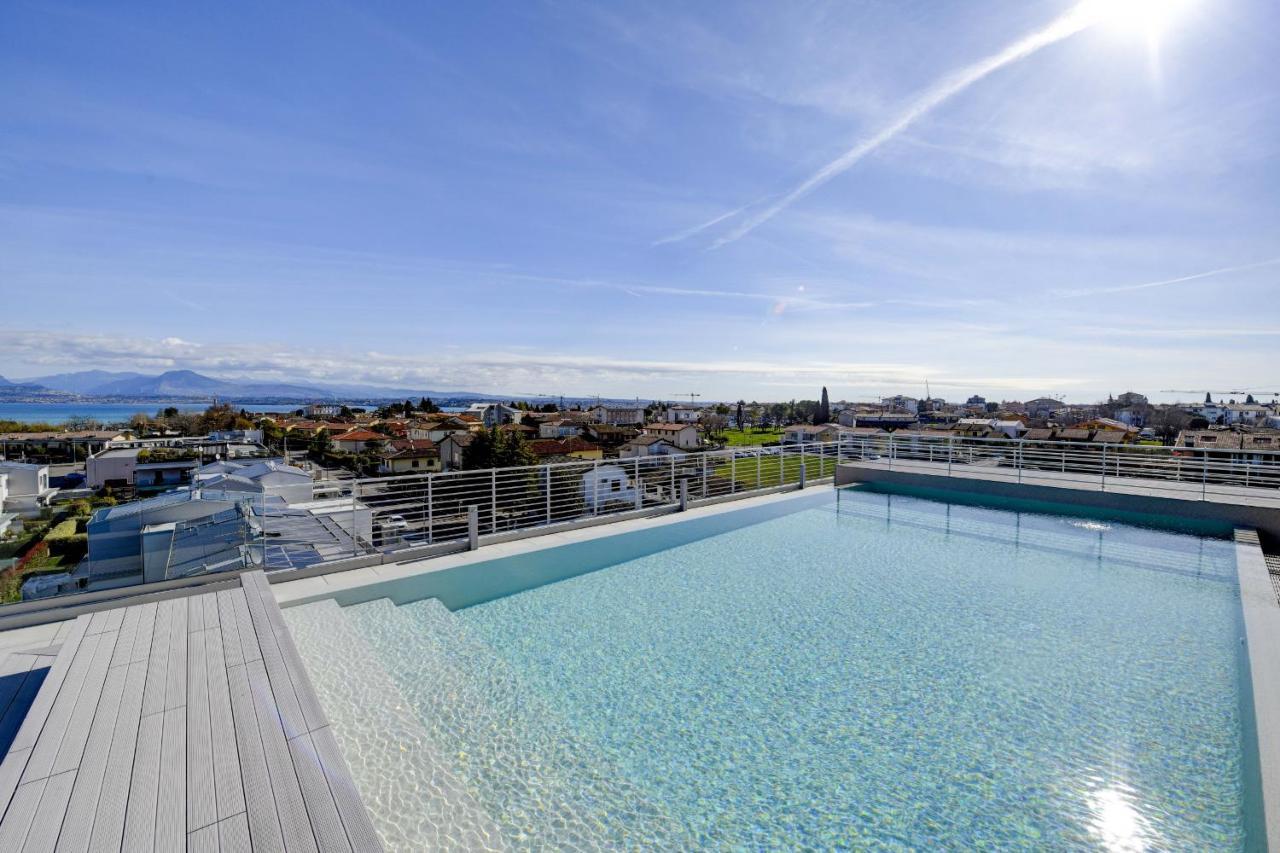Opalia Residence - Garda Lake Lifestyle Apartment ペスキエーラ・デル・ガルダ エクステリア 写真