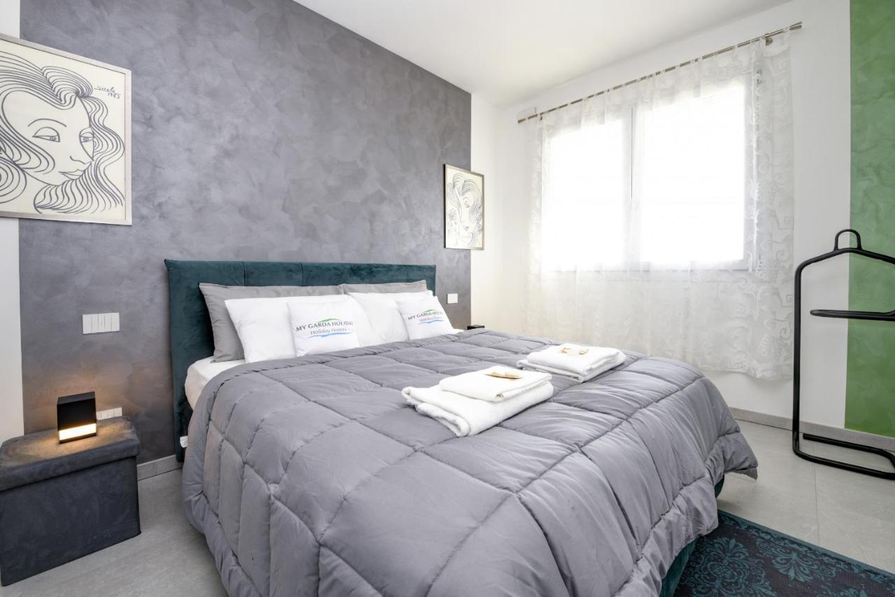Opalia Residence - Garda Lake Lifestyle Apartment ペスキエーラ・デル・ガルダ エクステリア 写真