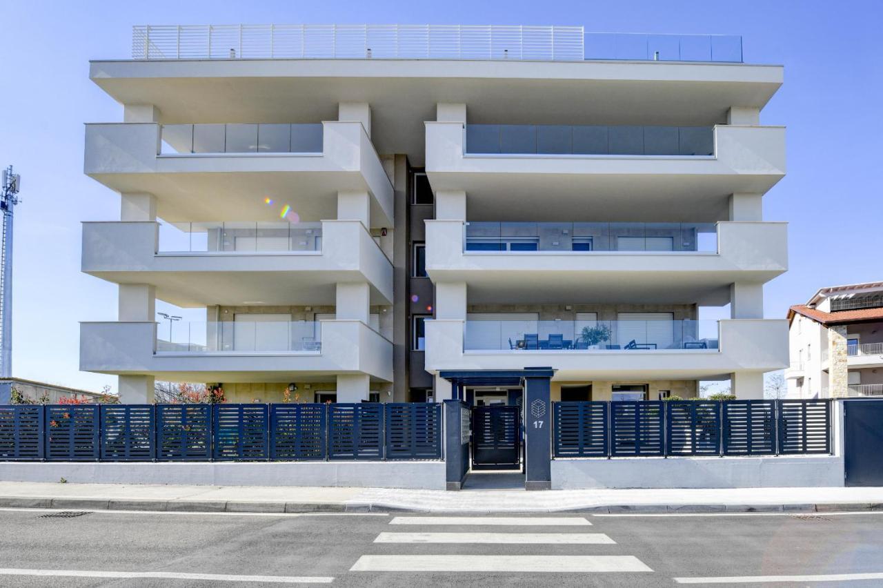 Opalia Residence - Garda Lake Lifestyle Apartment ペスキエーラ・デル・ガルダ エクステリア 写真
