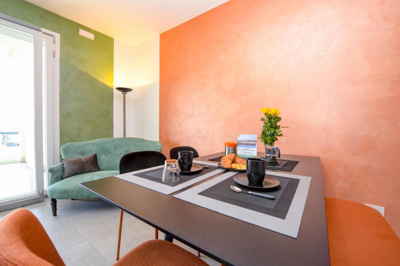 Opalia Residence - Garda Lake Lifestyle Apartment ペスキエーラ・デル・ガルダ エクステリア 写真