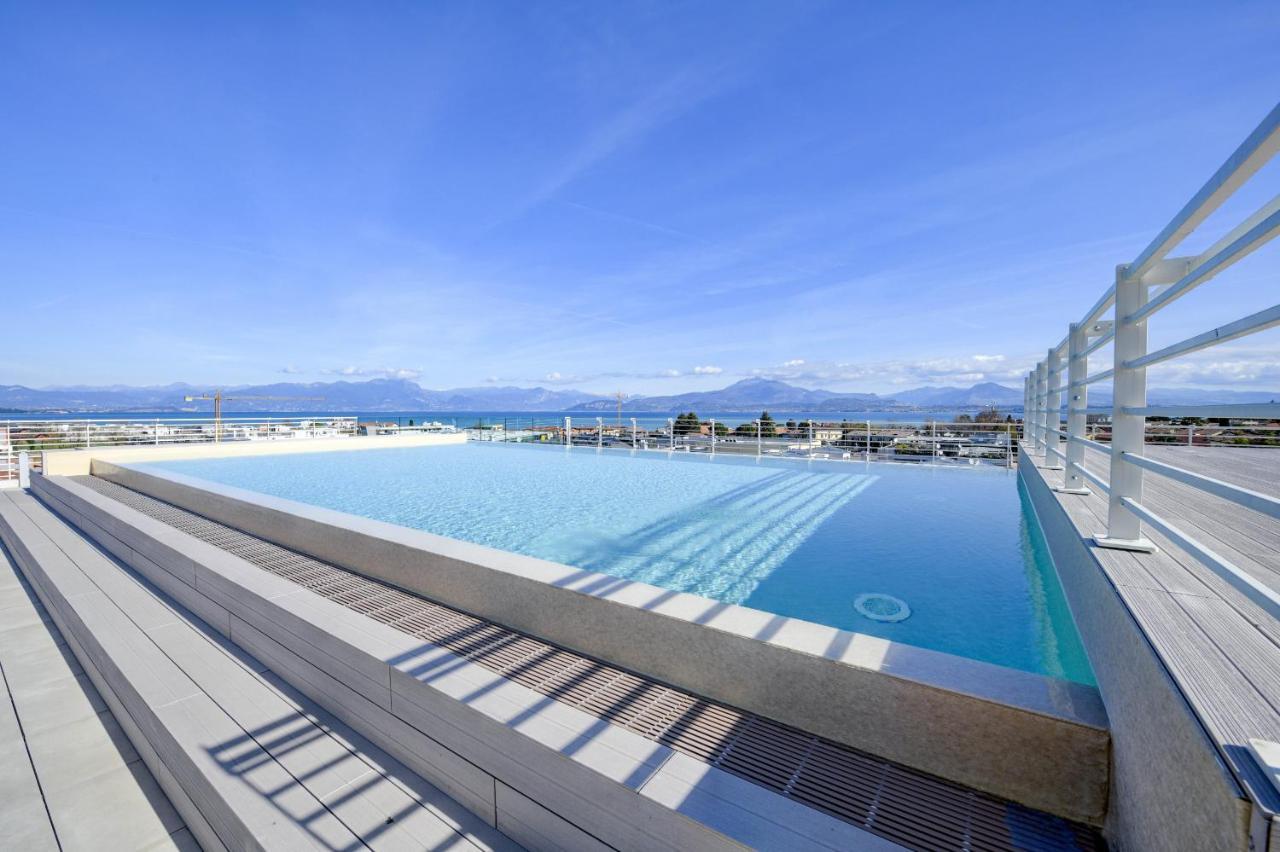 Opalia Residence - Garda Lake Lifestyle Apartment ペスキエーラ・デル・ガルダ エクステリア 写真