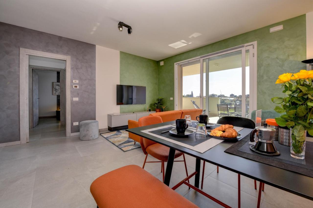 Opalia Residence - Garda Lake Lifestyle Apartment ペスキエーラ・デル・ガルダ エクステリア 写真